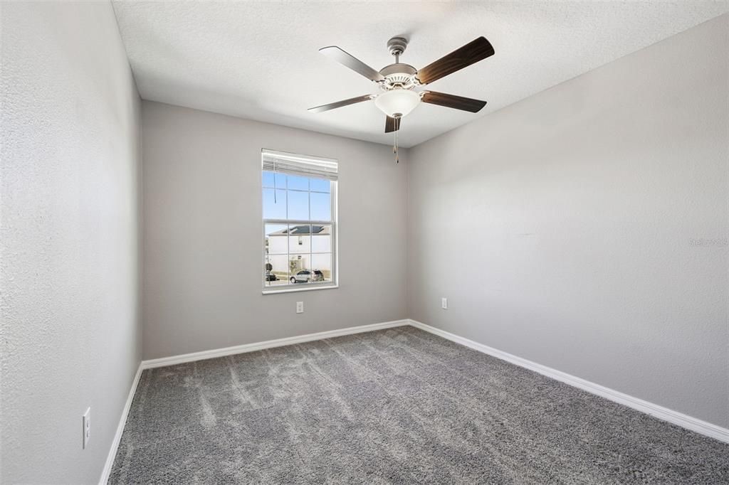 На продажу: $339,900 (4 спален, 2 ванн, 1914 Квадратных фут)