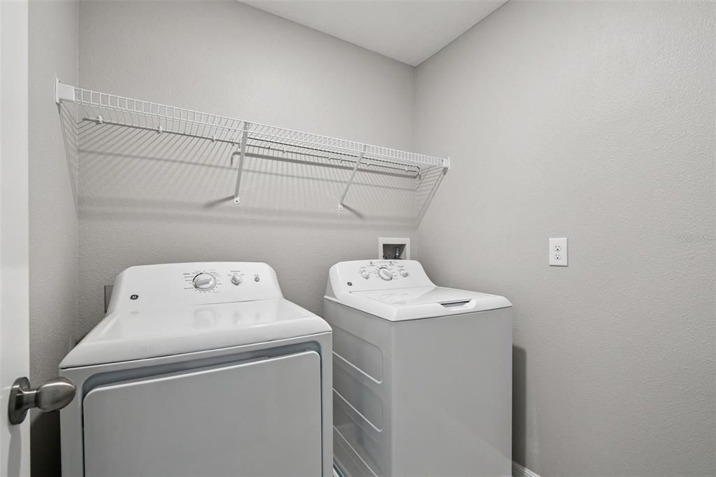 На продажу: $339,900 (4 спален, 2 ванн, 1914 Квадратных фут)