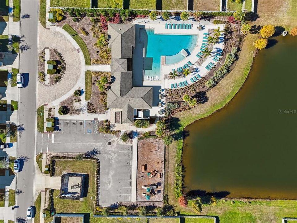 На продажу: $339,900 (4 спален, 2 ванн, 1914 Квадратных фут)