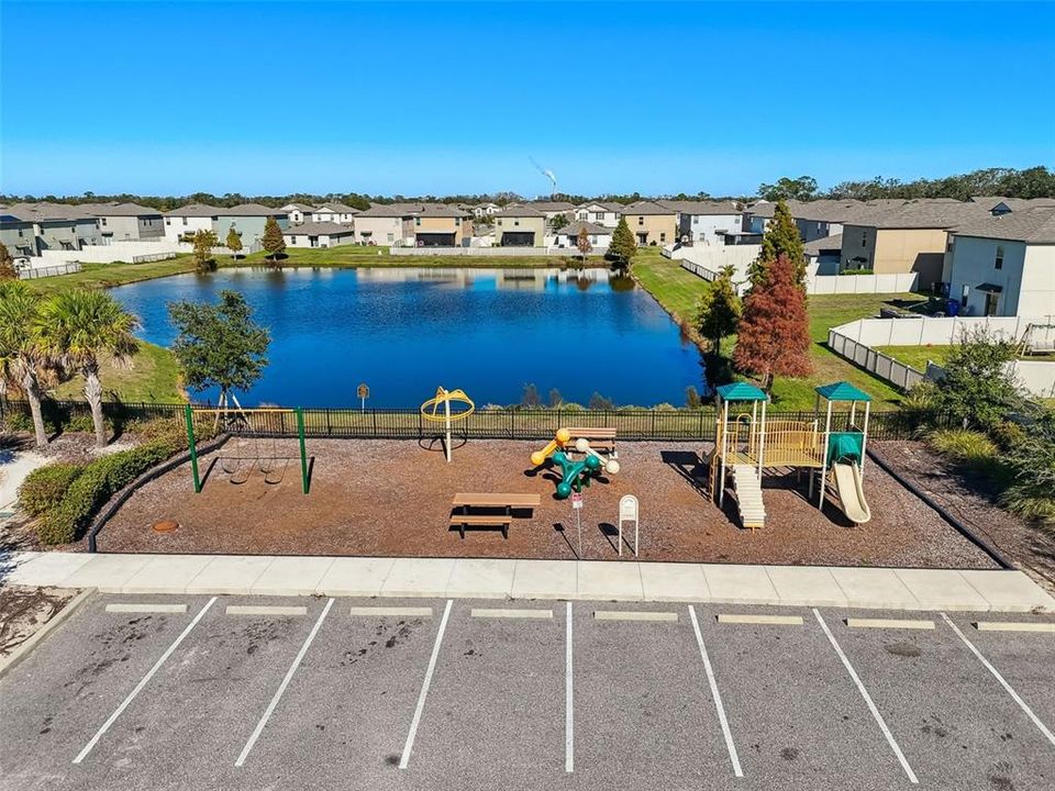 На продажу: $339,900 (4 спален, 2 ванн, 1914 Квадратных фут)