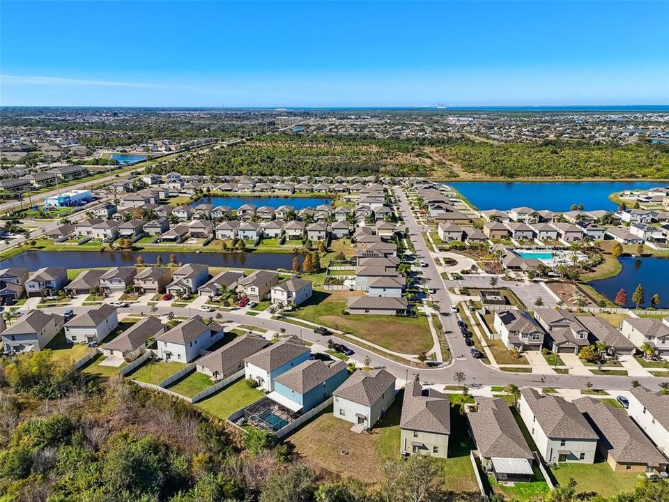 На продажу: $339,900 (4 спален, 2 ванн, 1914 Квадратных фут)