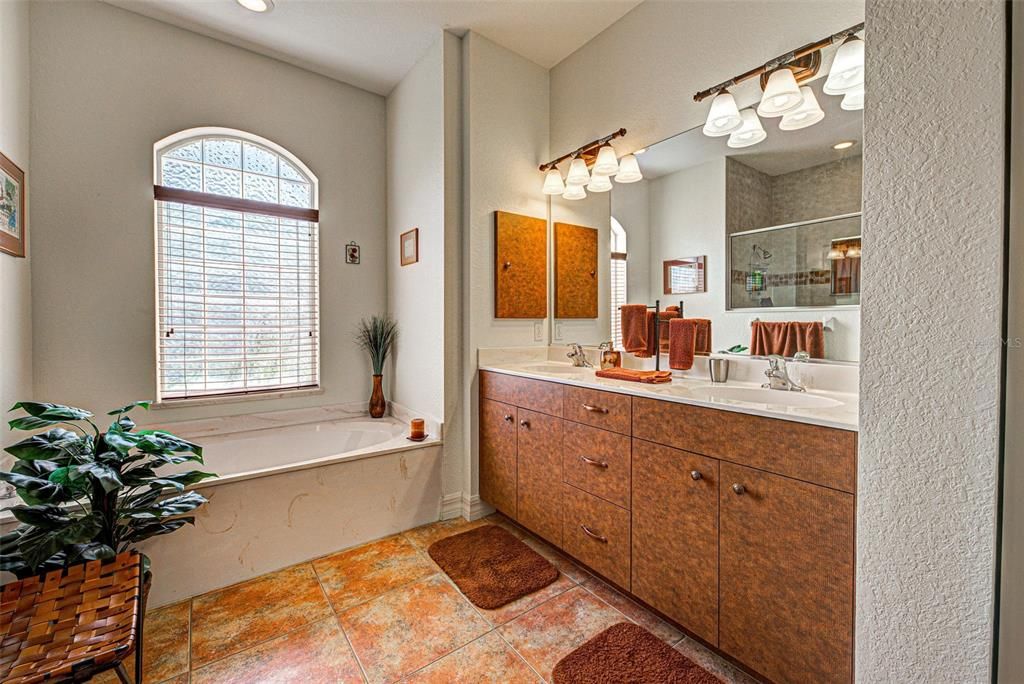 For Sale: $635,000 (3 beds, 2 baths, 2349 Square Feet)