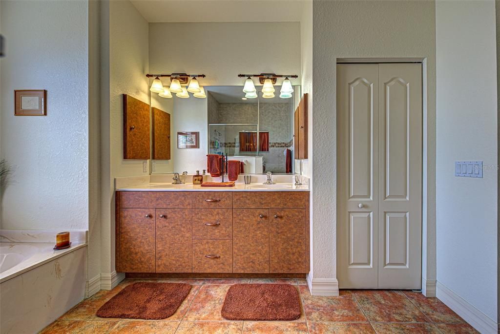 For Sale: $635,000 (3 beds, 2 baths, 2349 Square Feet)