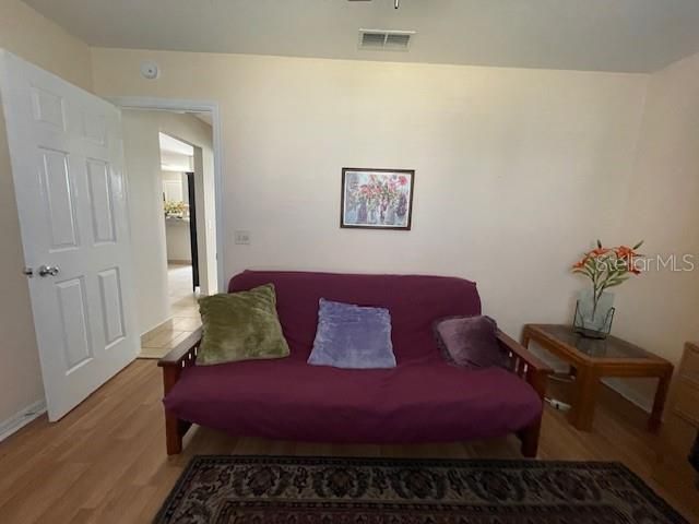 For Rent: $2,200 (3 beds, 2 baths, 1285 Square Feet)