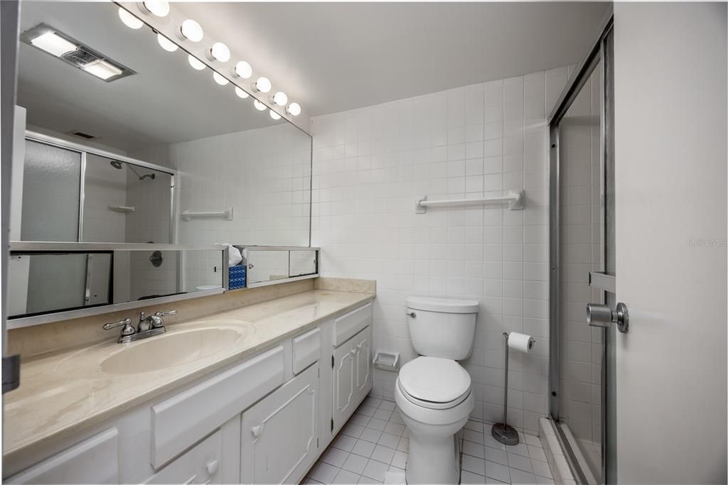 待售: $200,000 (3 贝兹, 2 浴室, 1558 平方英尺)