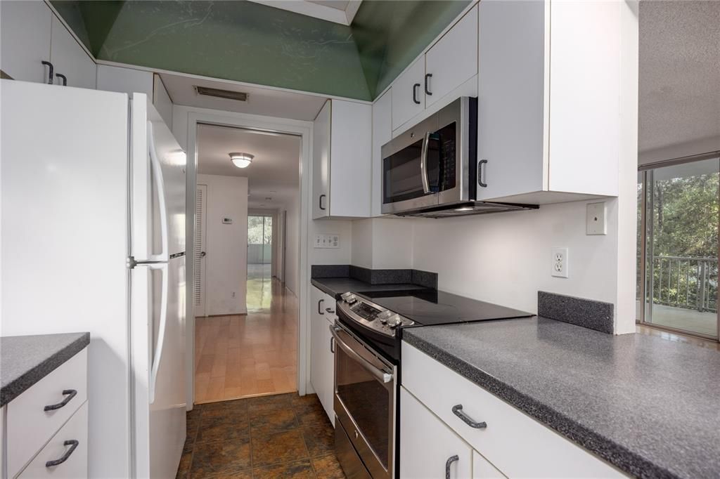 待售: $200,000 (3 贝兹, 2 浴室, 1558 平方英尺)