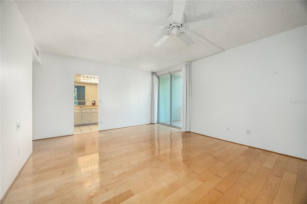 待售: $200,000 (3 贝兹, 2 浴室, 1558 平方英尺)