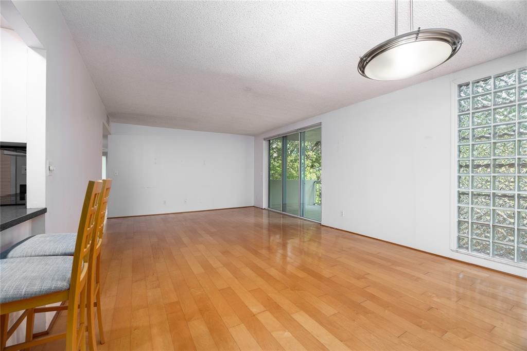 待售: $200,000 (3 贝兹, 2 浴室, 1558 平方英尺)