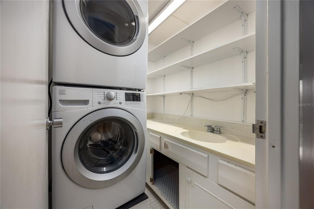 待售: $200,000 (3 贝兹, 2 浴室, 1558 平方英尺)