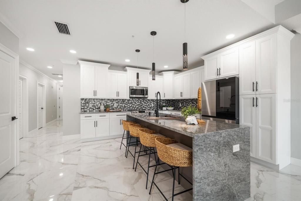 For Sale: $990,000 (3 beds, 2 baths, 1900 Square Feet)