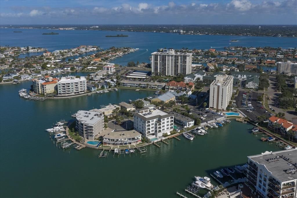 For Sale: $990,000 (3 beds, 2 baths, 1900 Square Feet)