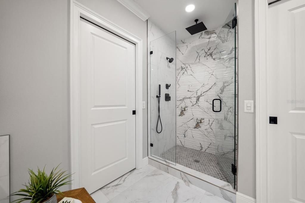 For Sale: $990,000 (3 beds, 2 baths, 1900 Square Feet)