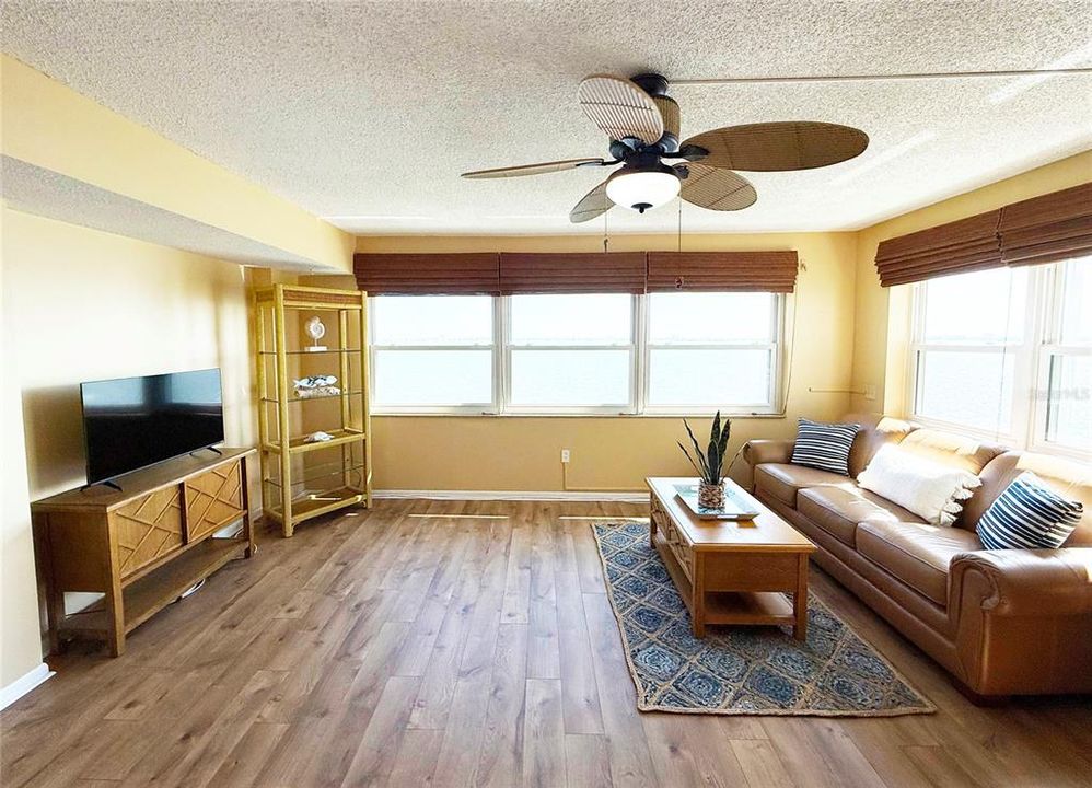 For Sale: $520,000 (2 beds, 2 baths, 2320 Square Feet)