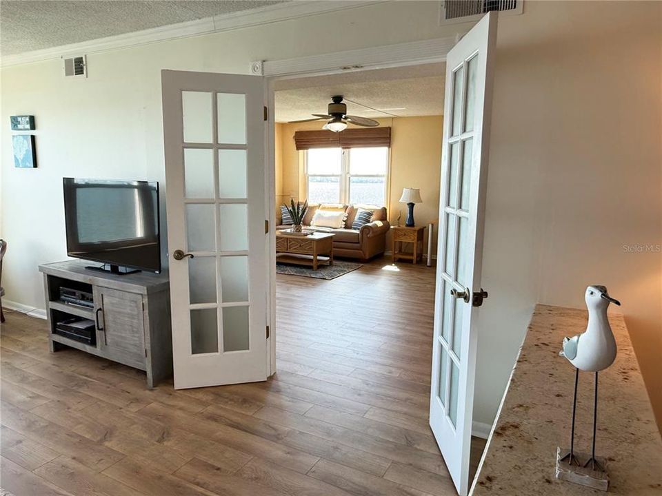 For Sale: $520,000 (2 beds, 2 baths, 2320 Square Feet)