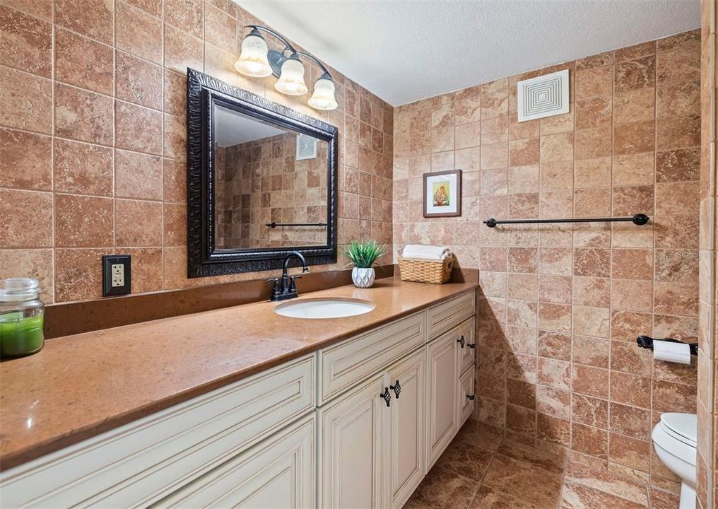 For Sale: $520,000 (2 beds, 2 baths, 2320 Square Feet)