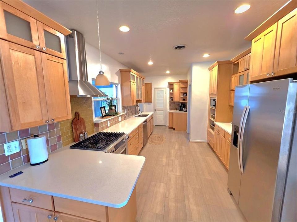 На продажу: $785,000 (3 спален, 3 ванн, 2477 Квадратных фут)