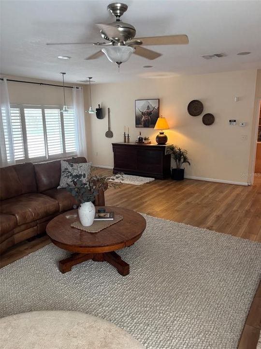 На продажу: $785,000 (3 спален, 3 ванн, 2477 Квадратных фут)