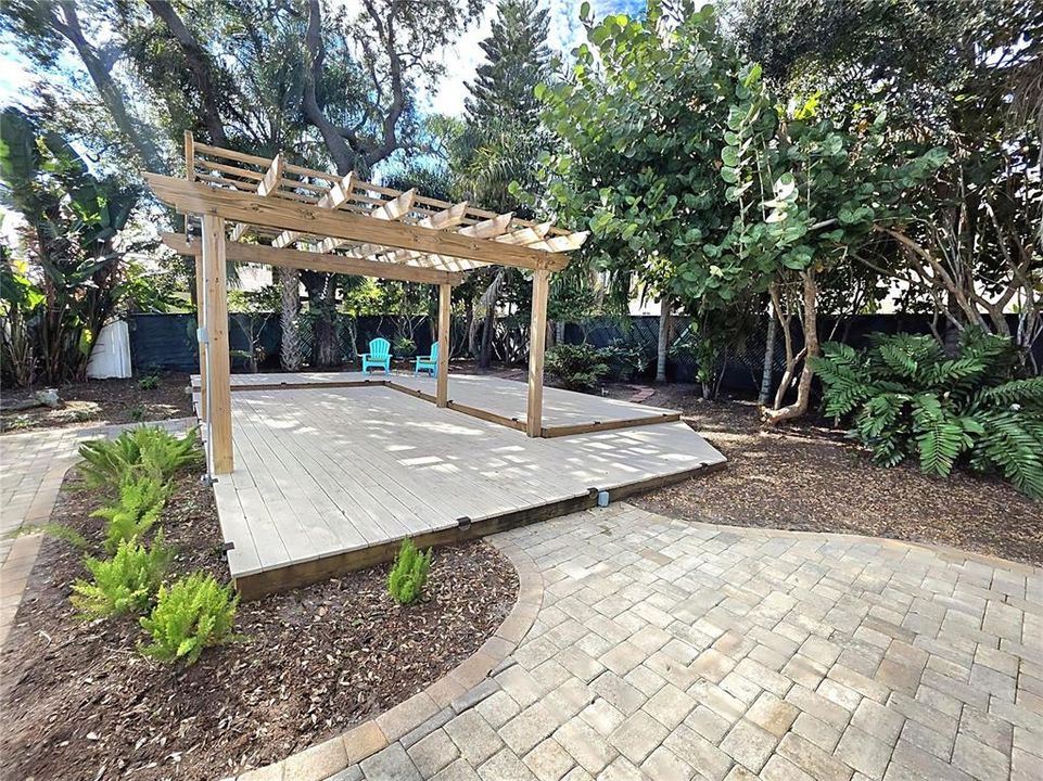 En Venta: $785,000 (3 camas, 3 baños, 2477 Pies cuadrados)