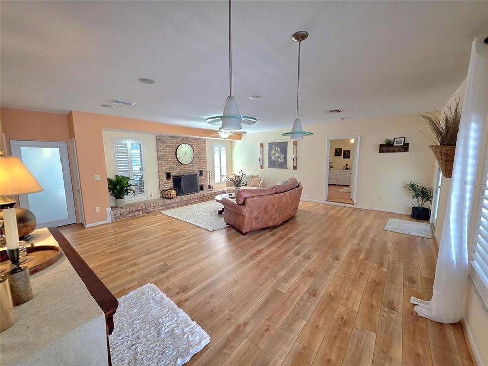 На продажу: $785,000 (3 спален, 3 ванн, 2477 Квадратных фут)