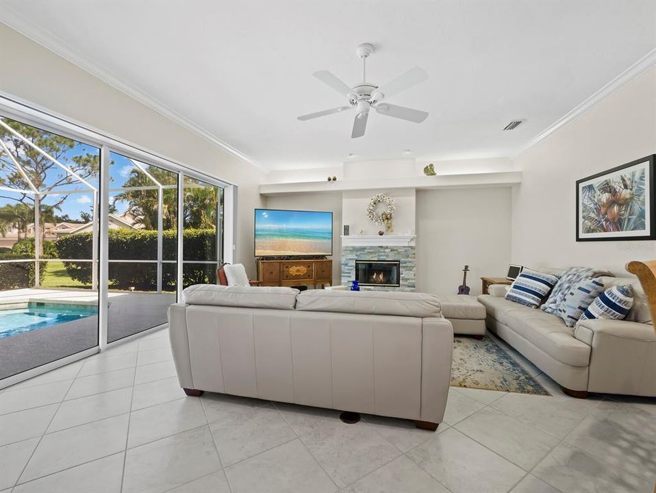 For Sale: $769,000 (4 beds, 2 baths, 2596 Square Feet)