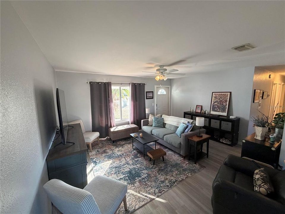 For Sale: $239,900 (3 beds, 2 baths, 1319 Square Feet)