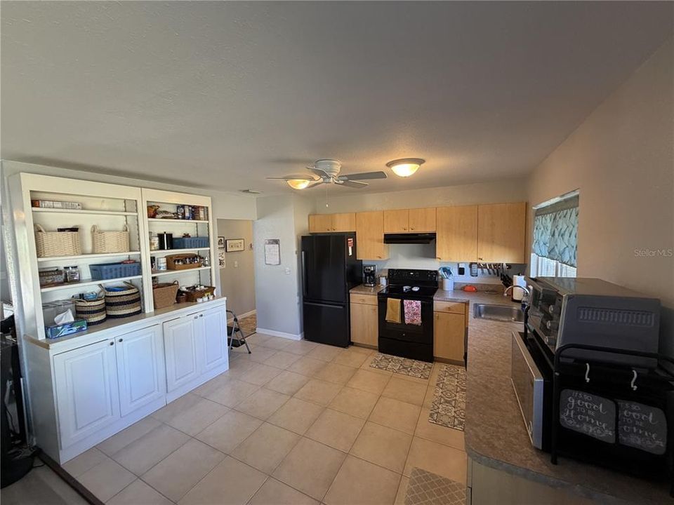 For Sale: $239,900 (3 beds, 2 baths, 1319 Square Feet)