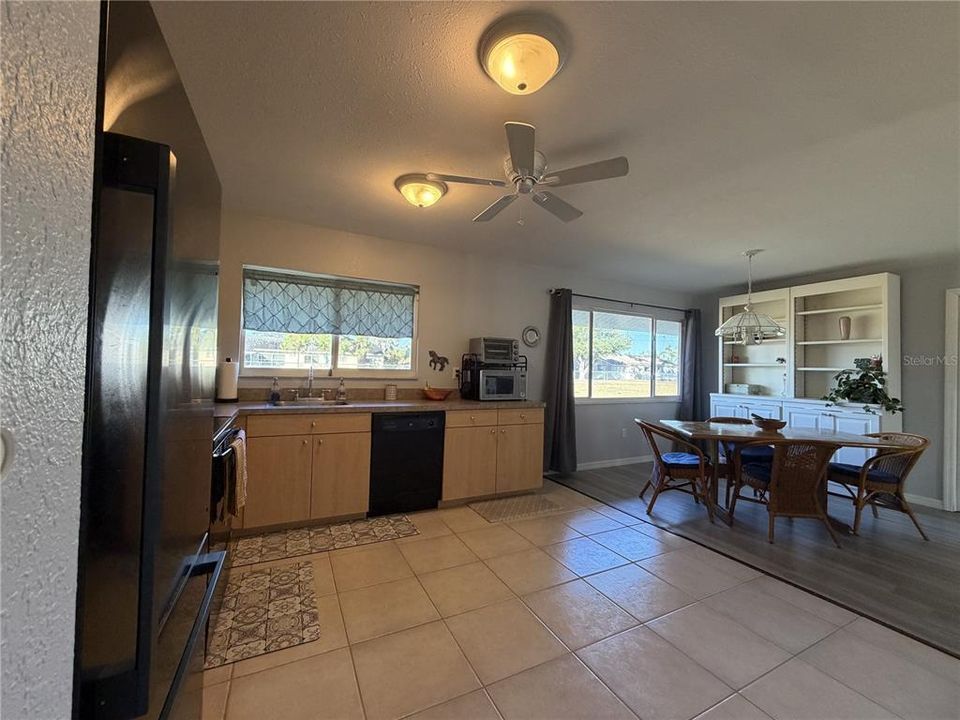 For Sale: $239,900 (3 beds, 2 baths, 1319 Square Feet)