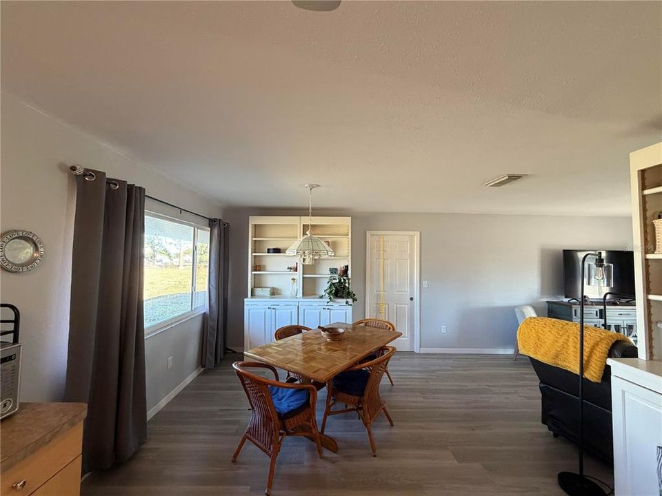 For Sale: $239,900 (3 beds, 2 baths, 1319 Square Feet)