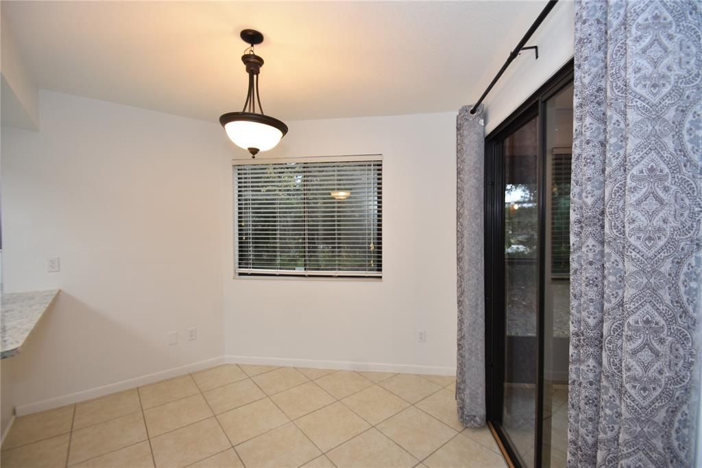 出租: $1,650 (2 贝兹, 2 浴室, 1098 平方英尺)