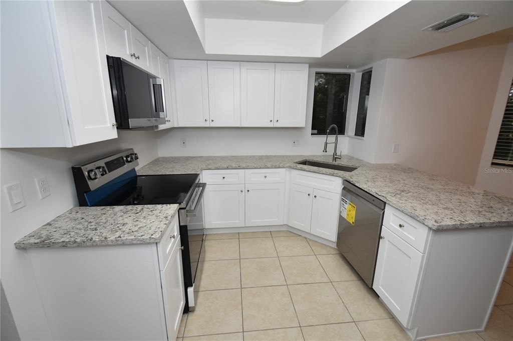 出租: $1,650 (2 贝兹, 2 浴室, 1098 平方英尺)