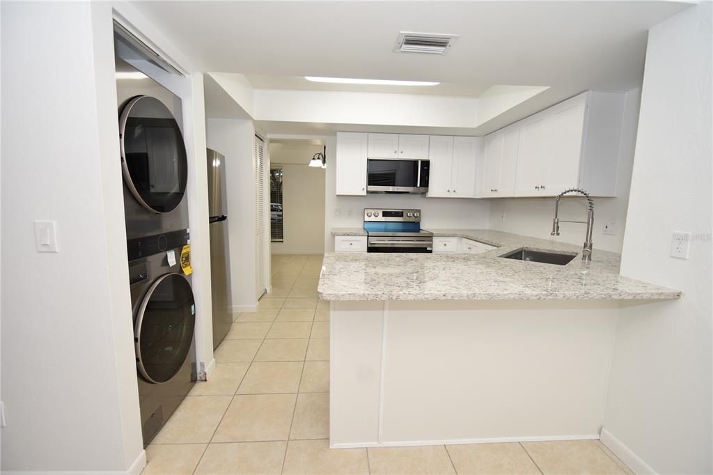 出租: $1,650 (2 贝兹, 2 浴室, 1098 平方英尺)