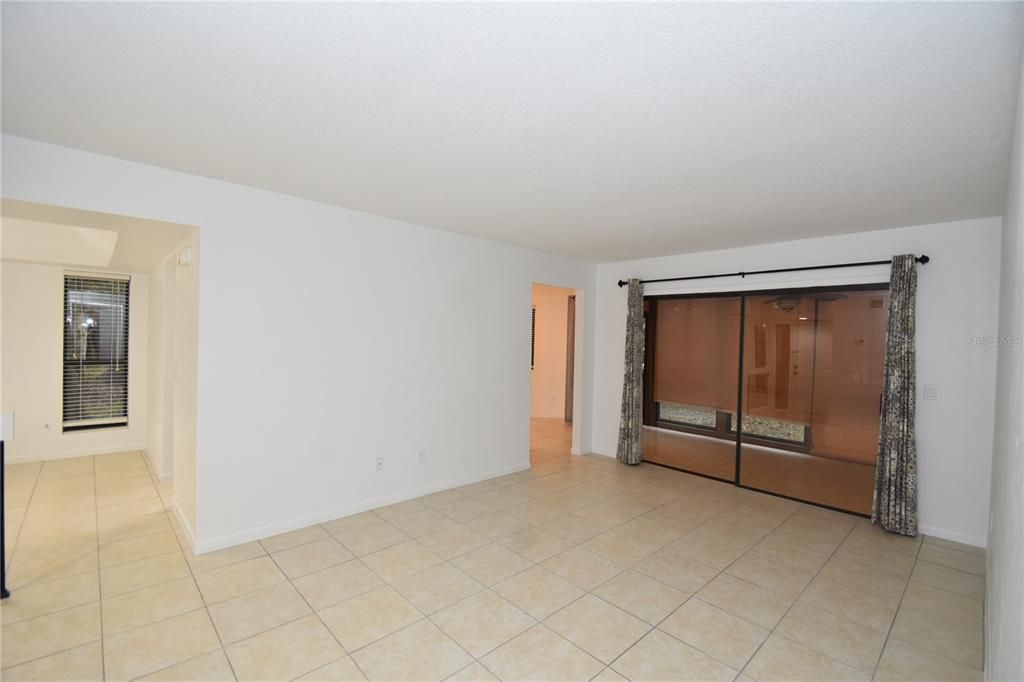 出租: $1,650 (2 贝兹, 2 浴室, 1098 平方英尺)