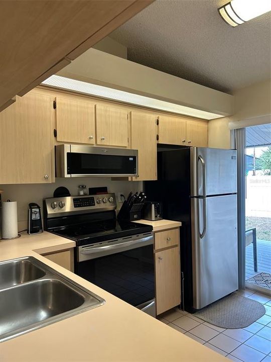 待售: $239,000 (3 贝兹, 2 浴室, 980 平方英尺)