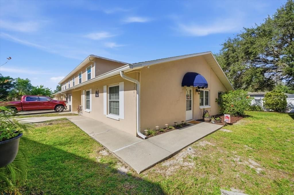 For Sale: $239,000 (3 beds, 2 baths, 980 Square Feet)