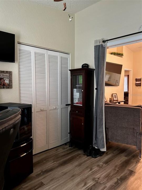 For Sale: $239,000 (3 beds, 2 baths, 980 Square Feet)