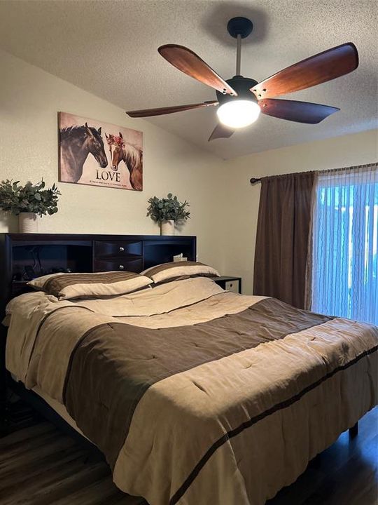 待售: $239,000 (3 贝兹, 2 浴室, 980 平方英尺)