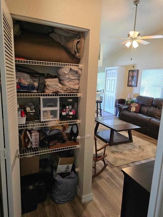 For Sale: $239,000 (3 beds, 2 baths, 980 Square Feet)