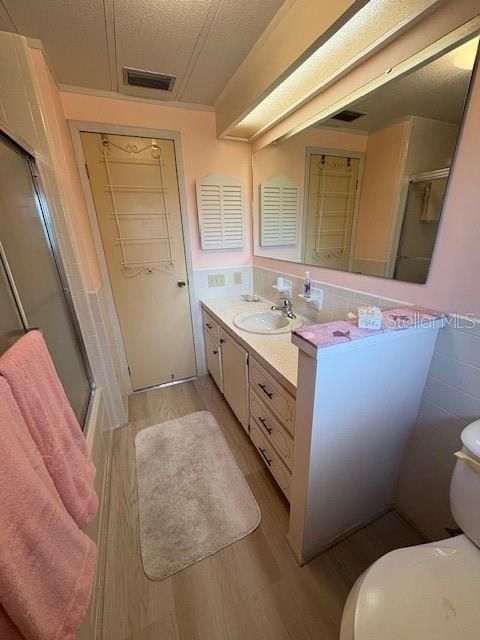 На продажу: $139,000 (2 спален, 2 ванн, 1257 Квадратных фут)
