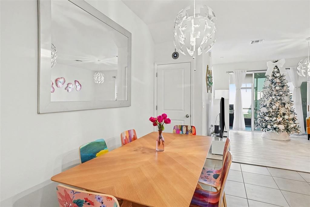 For Sale: $295,000 (3 beds, 2 baths, 1707 Square Feet)