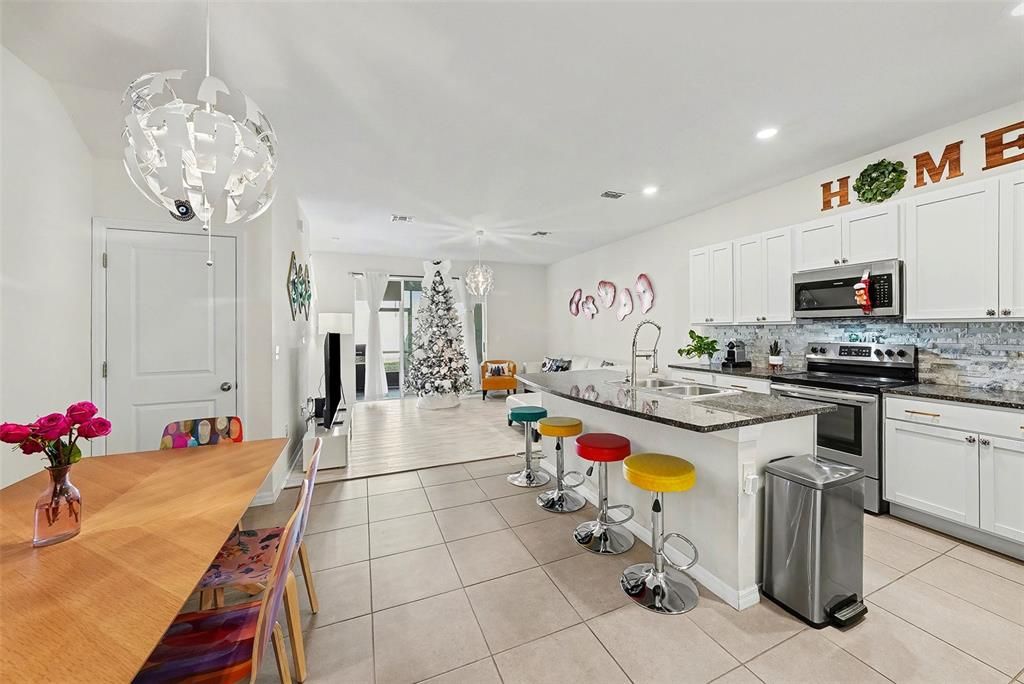 For Sale: $295,000 (3 beds, 2 baths, 1707 Square Feet)