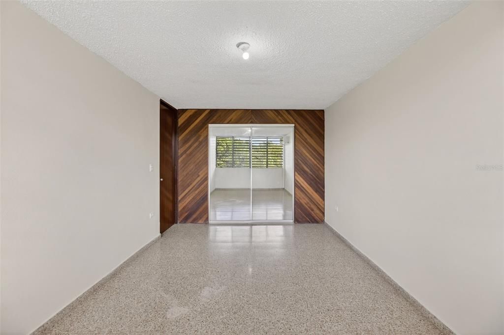 На продажу: $200,000 (2 спален, 1 ванн, 897.68 Квадратных фут)