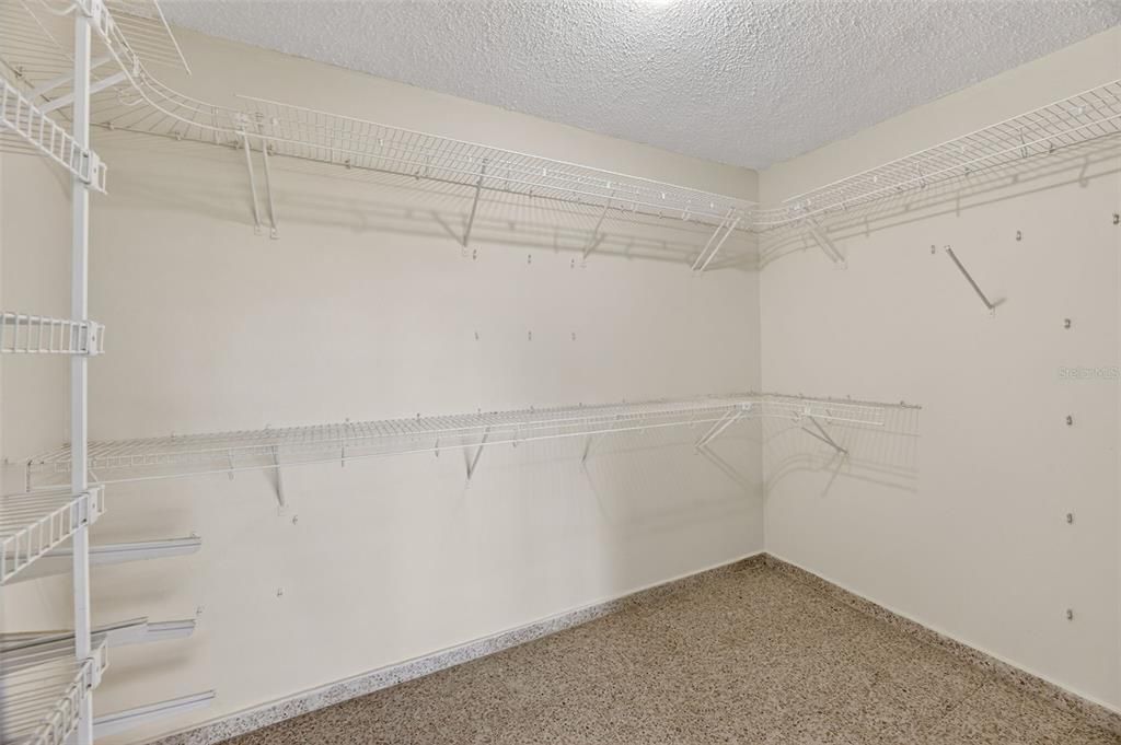 На продажу: $200,000 (2 спален, 1 ванн, 897.68 Квадратных фут)