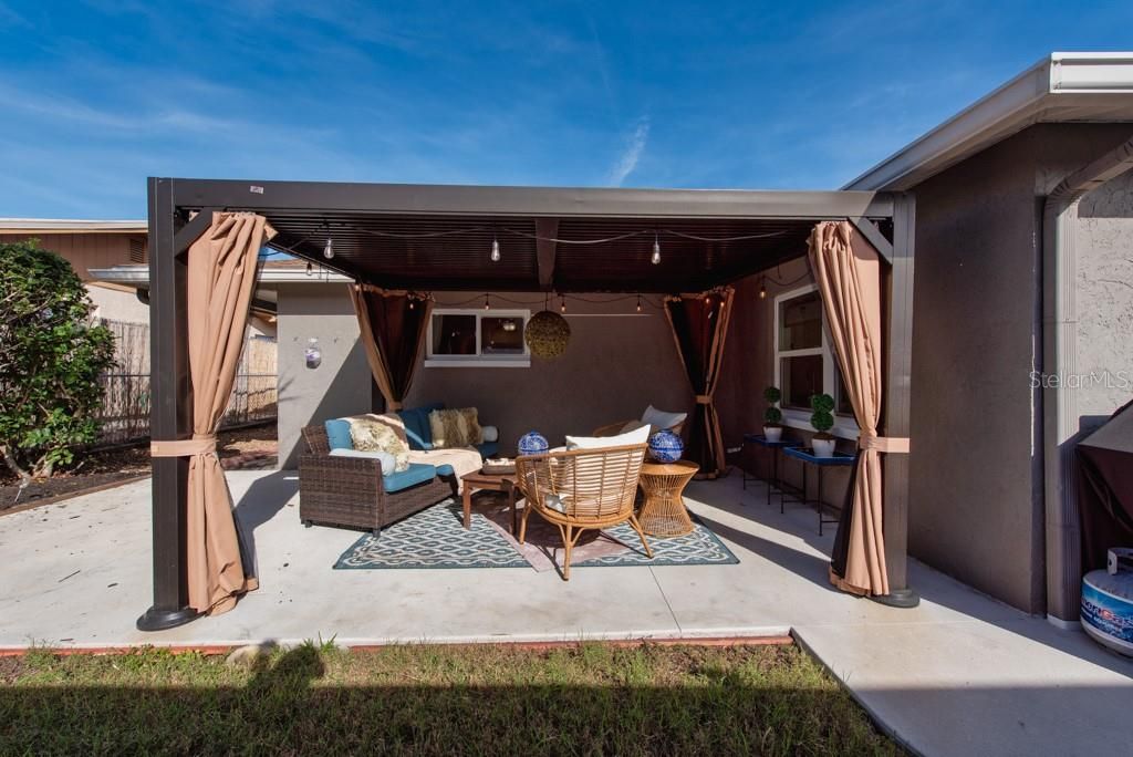 En Venta: $290,000 (3 camas, 2 baños, 1434 Pies cuadrados)