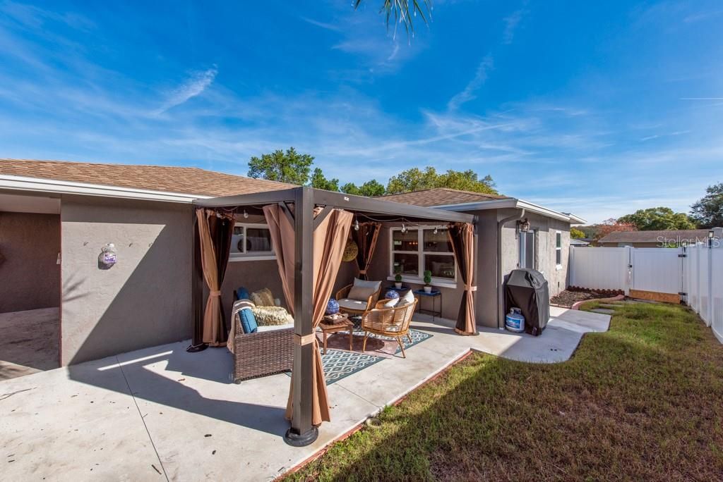 En Venta: $290,000 (3 camas, 2 baños, 1434 Pies cuadrados)