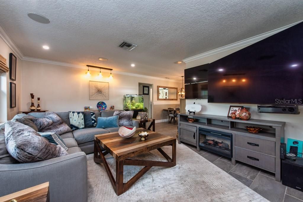 En Venta: $290,000 (3 camas, 2 baños, 1434 Pies cuadrados)