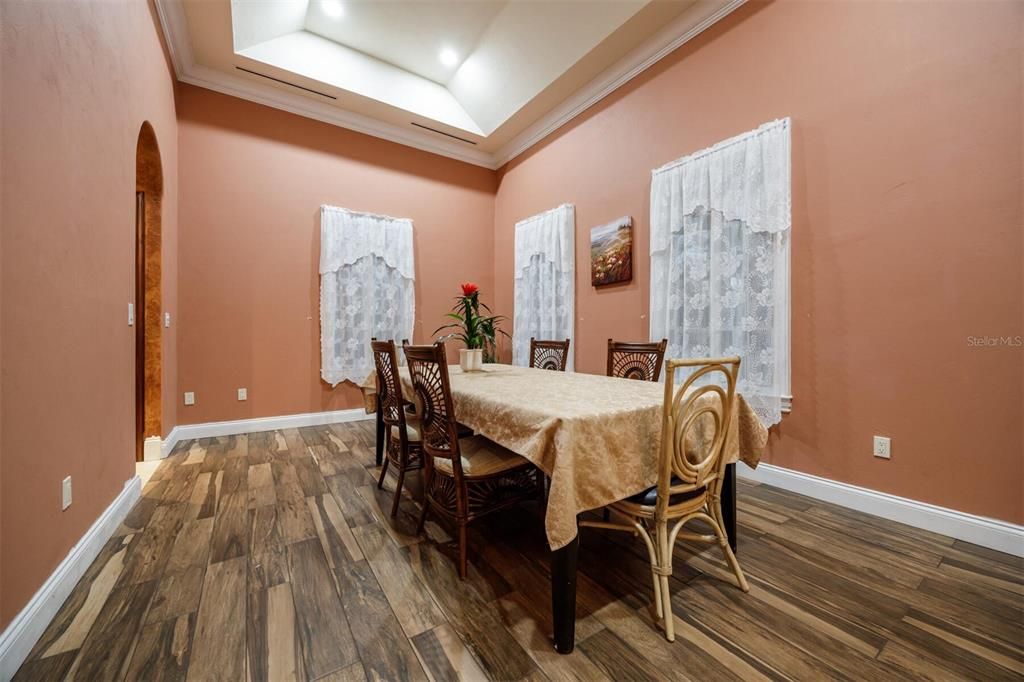 待售: $1,995,000 (5 贝兹, 5 浴室, 7136 平方英尺)