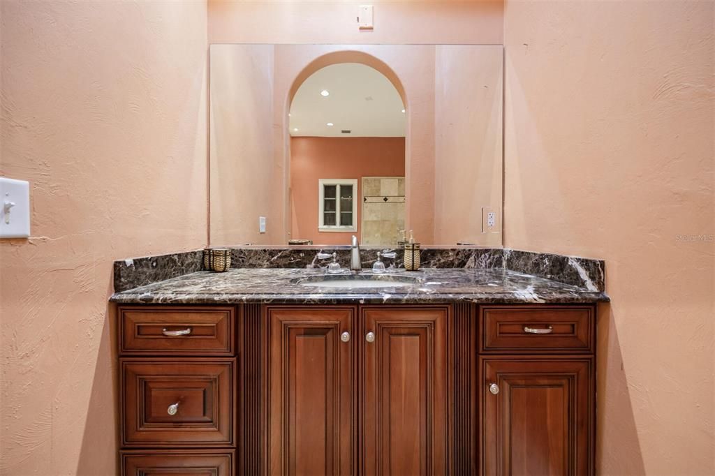 待售: $1,995,000 (5 贝兹, 5 浴室, 7136 平方英尺)