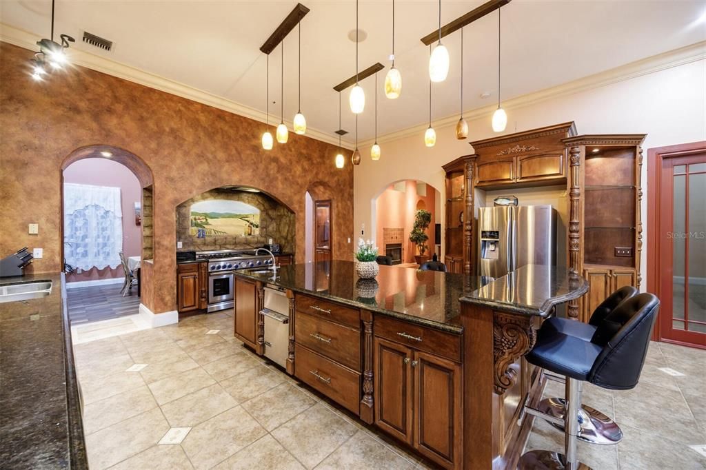 待售: $1,995,000 (5 贝兹, 5 浴室, 7136 平方英尺)