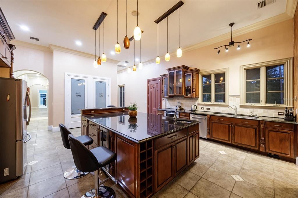 待售: $1,995,000 (5 贝兹, 5 浴室, 7136 平方英尺)