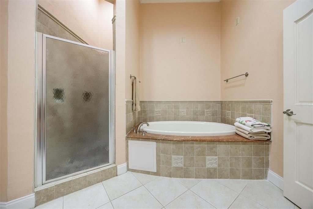 待售: $1,995,000 (5 贝兹, 5 浴室, 7136 平方英尺)